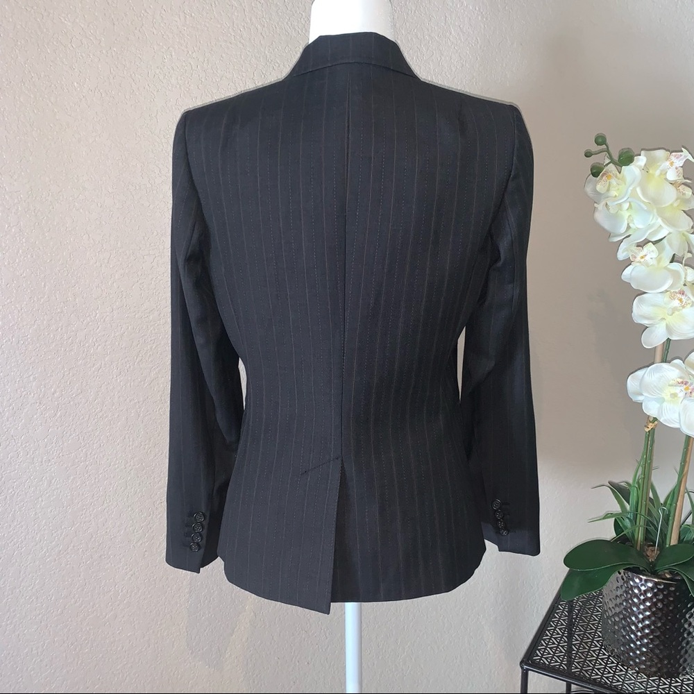 J Crew Pinstripe Blazer Size 6 - Picture 2 of 6